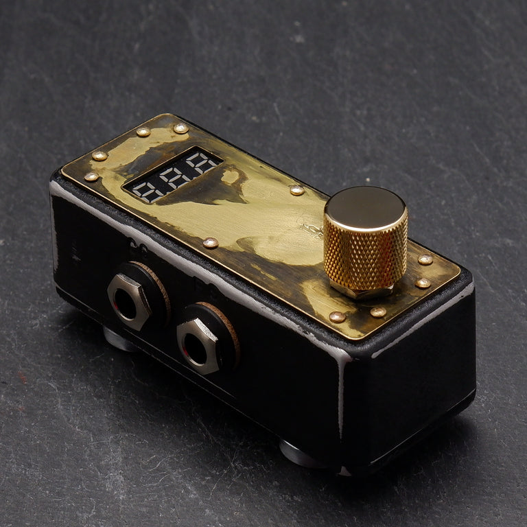 Dear Concubine  / Netzgerät - Black distressed w/ Acid Washed Plate